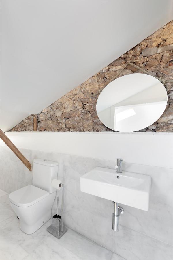 Room Lusiadas With Private Bathroom Lissabon Buitenkant foto